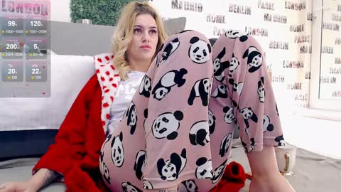 Snapshot of sweetdaiana23 chatting on February 21, 1:33 am Daiana  Onlyfans - Blonddaiana online show from February 21, 1:33 am