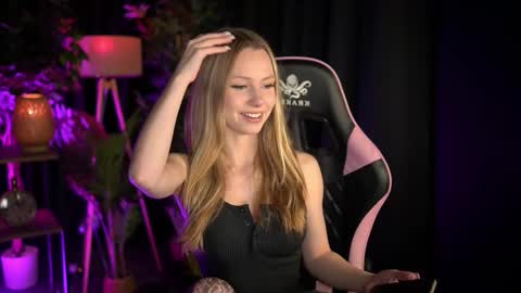 Lina online show from March 17, 4:11 pm