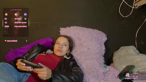 Snapshot of sweetdam12 chatting on September 17, 9:35 pm sweetdam12 online show from September 17, 9:35 pm