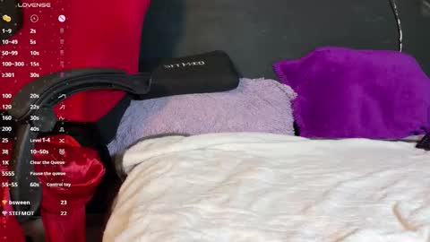 Snapshot of sweetdam12 chatting on October 3, 11:43 pm sweetdam12 online show from October 3, 11:43 pm