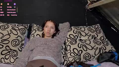 Snapshot of sweetdam12 chatting on October 31, 8:24 pm sweetdam12 online show from October 31, 8:24 pm