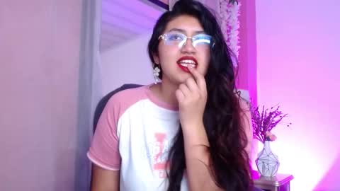 Snapshot of sweetgh_ chatting on October 12, 11:45 am Sweet online show from October 12, 11:45 am