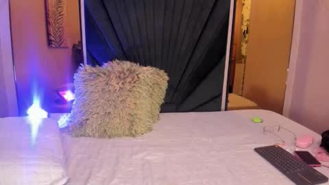 MIA  online show from November 4, 3:44 am