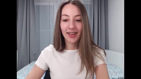 Snapshot of sweetheart_77 chatting on December 7, 8:27 pm Emma online show from December 7, 8:27 pm