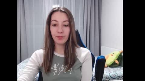 Snapshot of sweetheart_77 chatting on December 13, 8:47 pm Emma online show from December 13, 8:47 pm