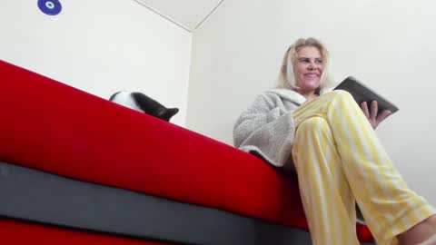 Snapshot of sweetheart_loves chatting on January 24, 11:48 am Christine online show from January 24, 11:48 am