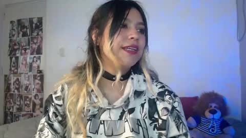 Snapshot of sweethotsin_sexy69 chatting on February 21, 11:33 am                  online show from February 21, 11:33 am
