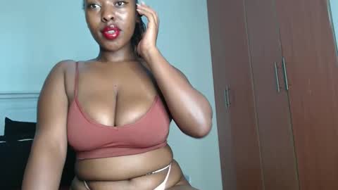 Snapshot of sweetice_01 chatting on October 22, 5:12 am euny online show from October 22, 5:12 am