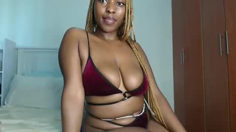 Snapshot of sweetice_01 chatting on September 26, 5:27 am euny online show from September 26, 5:27 am