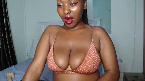 Snapshot of sweetice_01 chatting on March 5, 7:50 pm euny online show from March 5, 7:50 pm