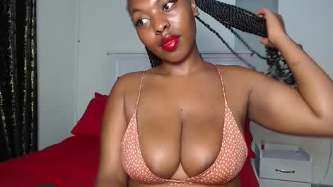 Snapshot of sweetice_01 chatting on February 5, 8:04 pm euny online show from February 5, 8:04 pm