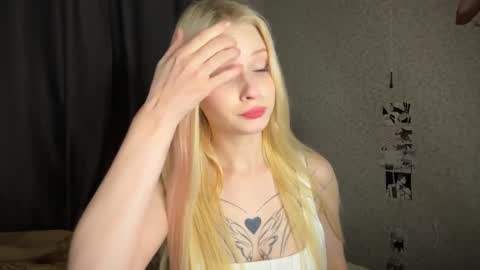 sweetie Lisa3 online show from December 17, 4:01 am