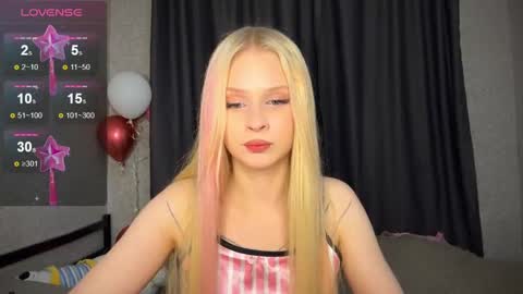 sweetie Lisa3 online show from December 14, 12:23 pm
