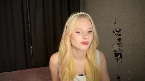 sweetie Lisa3 online show from December 28, 4:30 am