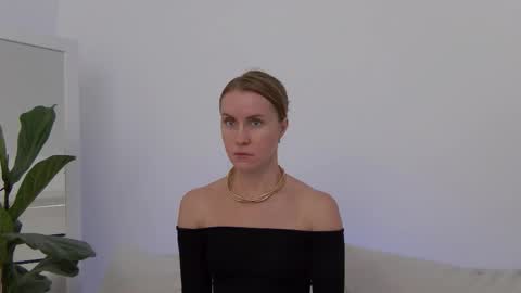 SweetKira1 online show from October 6, 11:16 am