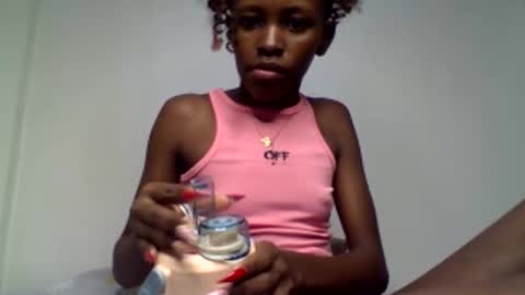 Snapshot of sweetkola1 chatting on October 18, 1:14 pm sweetkola online show from October 18, 1:14 pm