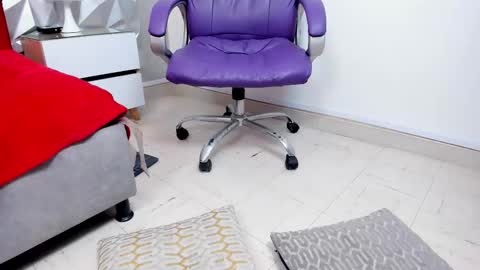 Lauren online show from February 4, 6:49 am