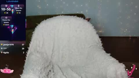 Snapshot of sweetledyselin chatting on October 15, 7:05 pm SweetLedySelin online show from October 15, 7:05 pm