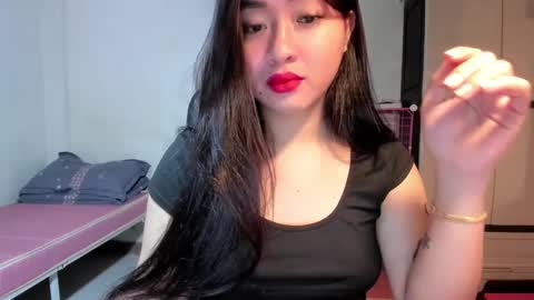 Snapshot of sweetlovepinay04 chatting on December 5, 5:17 pm Zoe online show from December 5, 5:17 pm