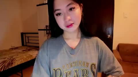 Snapshot of sweetlovepinay04 chatting on October 12, 3:53 am Zoe online show from October 12, 3:53 am