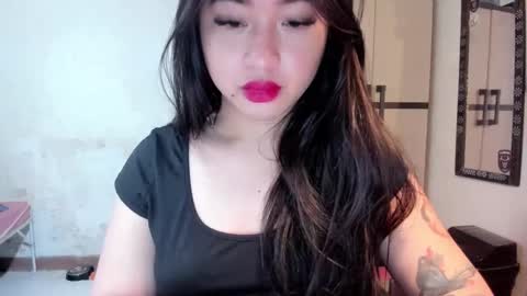 Snapshot of sweetlovepinay04 chatting on March 8, 12:53 am Zoe online show from March 8, 12:53 am