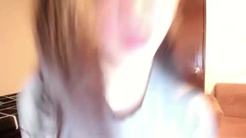 Snapshot of sweetlovepinay04 chatting on September 21, 3:32 pm Zoe online show from September 21, 3:32 pm