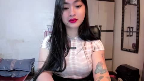 Snapshot of sweetlovepinay04 chatting on January 18, 11:00 pm Zoe online show from January 18, 11:00 pm