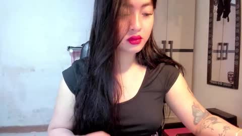 Snapshot of sweetlovepinay04 chatting on December 6, 5:11 pm Zoe online show from December 6, 5:11 pm