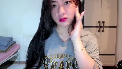 Snapshot of sweetlovepinay04 chatting on January 2, 8:28 am Zoe online show from January 2, 8:28 am