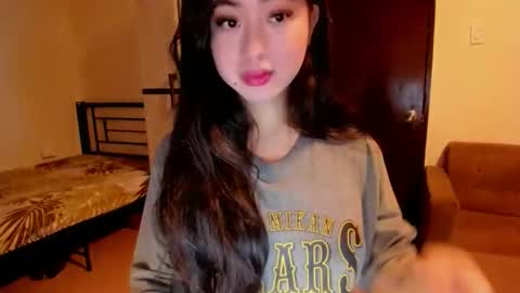 Snapshot of sweetlovepinay04 chatting on October 20, 3:31 am Zoe online show from October 20, 3:31 am