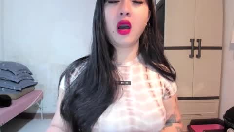 Snapshot of sweetlovepinay04 chatting on February 20, 1:57 am Zoe online show from February 20, 1:57 am