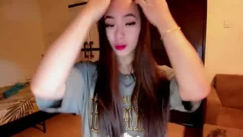 Snapshot of sweetlovepinay04 chatting on October 29, 5:23 am Zoe online show from October 29, 5:23 am