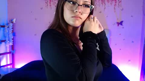 Snapshot of sweetlu_gh chatting on October 17, 7:50 pm Sweetlu online show from October 17, 7:50 pm