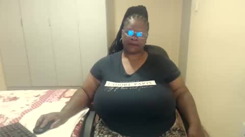sweetnoziexxx online show from January 14, 4:15 am