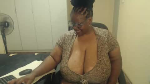 sweetnoziexxx online show from February 1, 5:05 pm