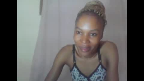 Snapshot of sweetpetite254 chatting on February 17, 12:54 am ESTHER online show from February 17, 12:54 am