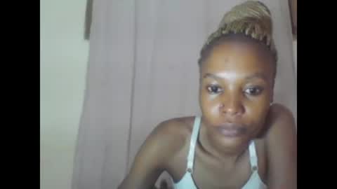 Snapshot of sweetpetite254 chatting on February 12, 12:58 am ESTHER online show from February 12, 12:58 am