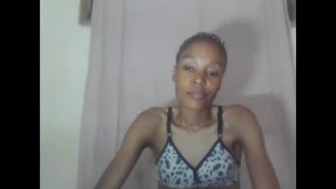 Snapshot of sweetpetite254 chatting on February 22, 6:37 pm ESTHER online show from February 22, 6:37 pm
