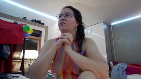 SweetRaisa online show from January 11, 1:01 pm