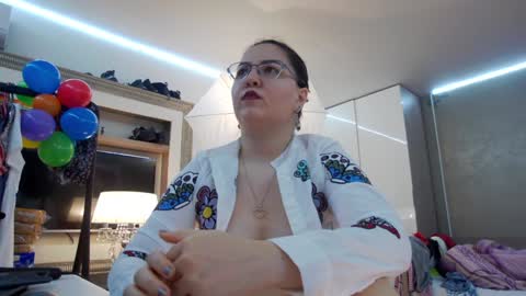 SweetRaisa online show from December 28, 11:37 pm