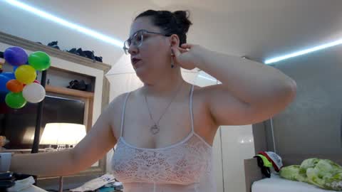 SweetRaisa online show from January 1, 11:16 am
