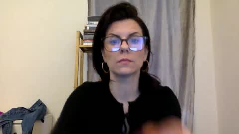 sweetriddance online show from November 22, 2:20 pm