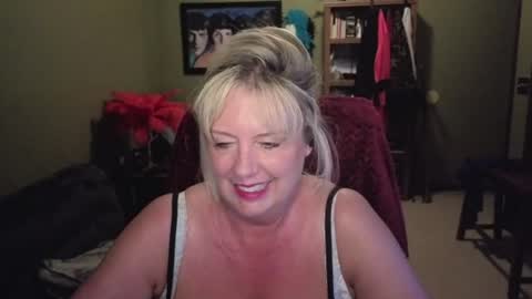 Janie online show from June 12, 10:40 pm