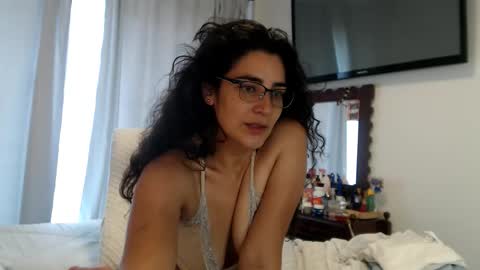 Dianis online show from December 18, 5:18 pm