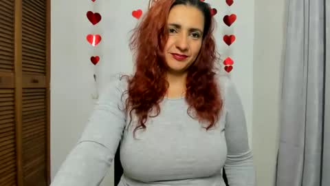 Snapshot of sweetsofia5 chatting on December 14, 5:07 am Sofia online show from December 14, 5:07 am