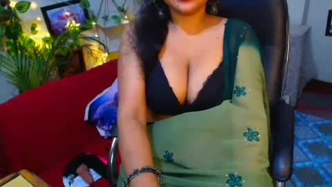 Snapshot of sweetsour18 chatting on September 22, 12:53 am SweetSour online show from September 22, 12:53 am