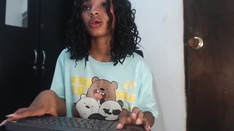 Andrea online show from December 29, 11:50 pm
