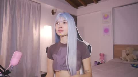 Cat independent model  online show from September 9, 1:05 am