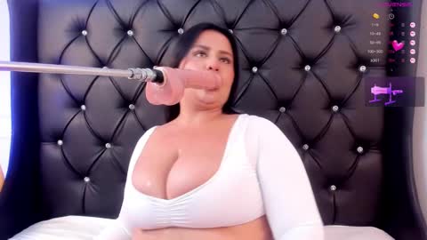 Snapshot of sweett_katty_ chatting on February 14, 8:05 pm 1430 - 22-00 online show from February 14, 8:05 pm