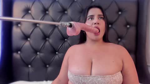 Snapshot of sweett_katty_ chatting on December 27, 8:07 pm 1430 - 22-00 online show from December 27, 8:07 pm